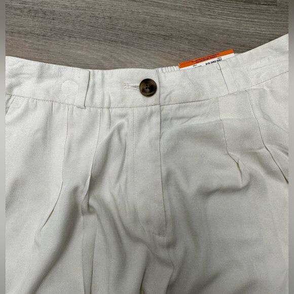 Worthington Pleated Wide Leg Size S Polar Bear White Pants
100% Rayon - Picture 7 of 11